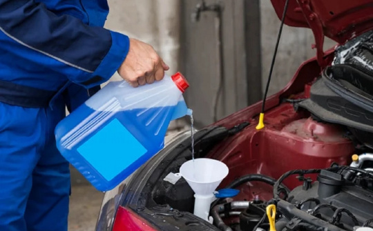 Các dấu hiệu cảm biến báo mức nước rửa kính ô tô có vấn đề