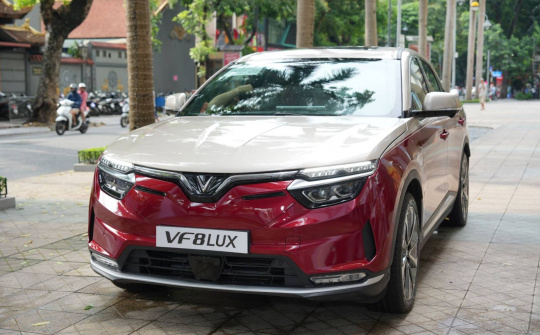 Làm mới VF 8, SUV điện nhà VinFast “khuấy động” phân khúc D