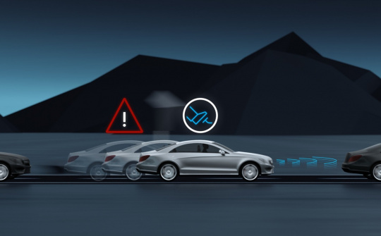 Hệ thống hỗ trợ phanh khẩn cấp của Mercedes-Benz: Nên dùng hay không?
