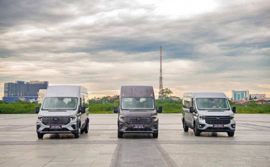 Soi những chi tiết mới trên Ford Transit 2024 tại Việt Nam