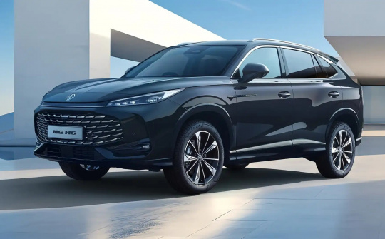 MG HS Plug in Hybrid 2025: Không gian rộng rãi và công nghệ hiện đại hơn