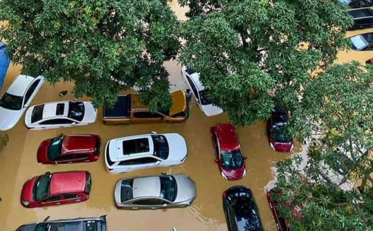 Xe ô tô cần kiểm tra gì sau khi bị ngập do mưa lũ?