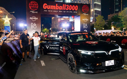 Tin ảnh: Dàn xe VinFast đưa đón VIP tại sự kiện siêu xe đình đám Gumball 3000