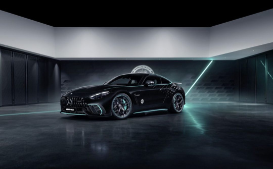 Mercedes-AMG ra mắt mẫu xe GT 63 PRO 4MATIC+ hiệu suất cao