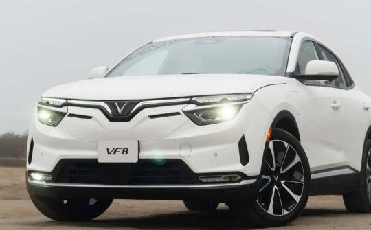 VinFast VF8: Trả trước 0 USD, giảm 15.000 USD – Cơ hội có thật hay chỉ là chiêu marketing?