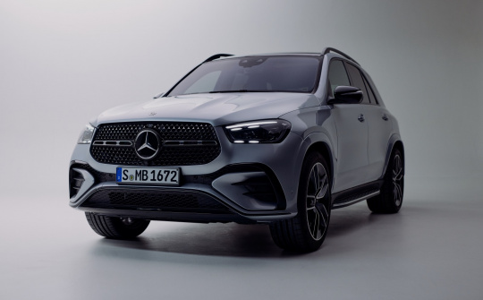 Mercedes-Benz Việt Nam bước vào “cuộc chơi hybrid” với GLE 400 e 4MATIC