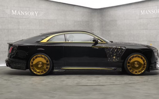 Rolls-Royce Spectre EV dát vàng: Biểu tượng xa xỉ mới của giới thượng lưu