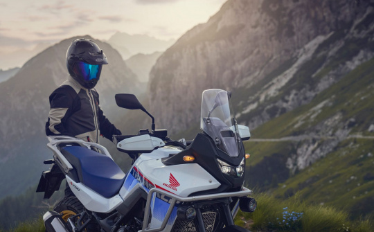 Honda giới thiệu loạt xe mô tô phân khối lớn tại Việt Nam