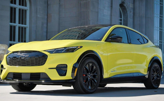 Xem nhanh xe điện Mustang Mach-E Premium Sport 2025