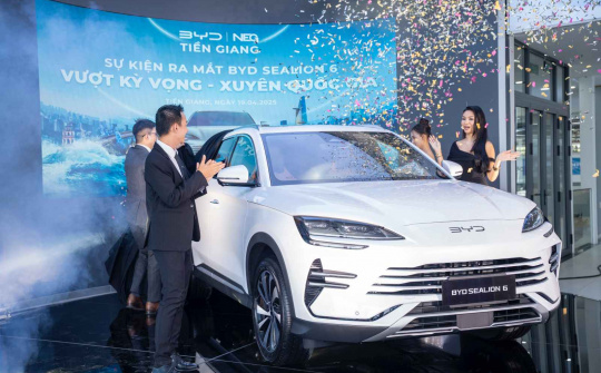 BYD Sealion 6 “đến” Tiền Giang, khách hàng háo hức trải nghiệm