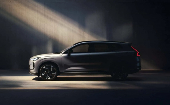 Volvo XC70 PHEV có thể chạy 200km "mà không cần uống một giọt xăng"