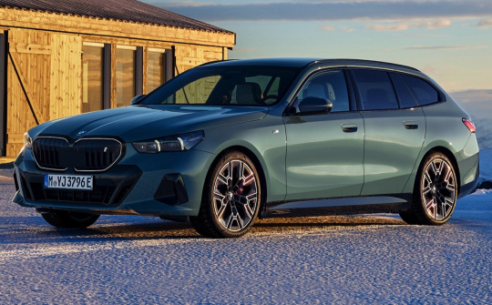 BMW 5-Series Touring G61 2025: Xe wagon cốp rộng với sức mạnh 601 mã lực