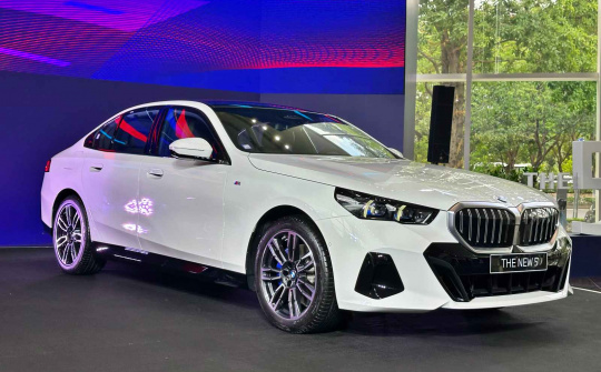 “Xế sang” BMW 5 Series ra mắt tại Việt Nam đi kèm giá bán từ 2,589 tỷ đồng