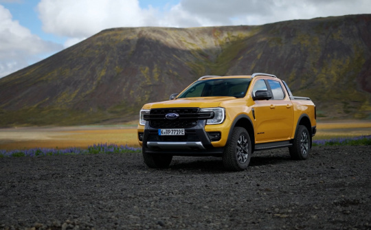 Chi tiết Ford Ranger Wildtrak PHEV 2025