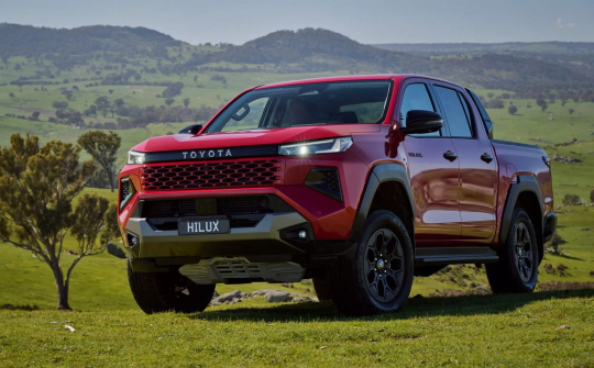 Toyota Hilux ra mắt Việt Nam với nhiều điểm thay đổi