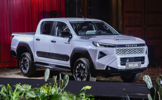 Toyota Hilux hoàn toàn mới ra mắt Việt Nam, “chốt” giá từ 632 triệu đồng
