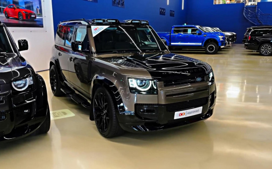 SUV huyền thoại Land Rover Defender 2026 được nâng cấp