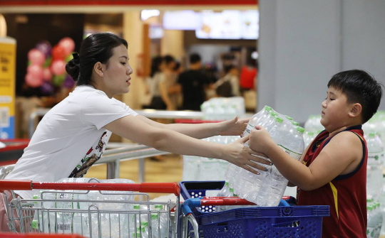 Tổng cục Quản lý thị trường “đánh công văn hoả tốc” ngăn chặn việc tăng giá bất hợp lý mặt hàng nước đóng chai, đóng bình