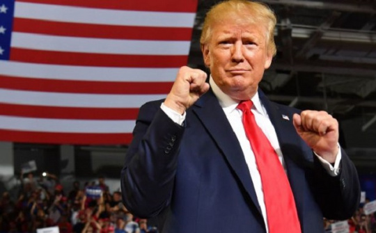[Quốc tế nổi bật] Ông Trump lại "ghi điểm"