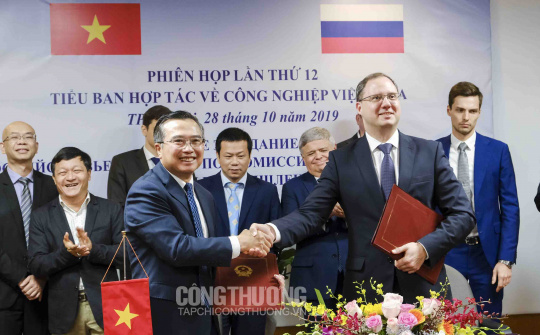 Việt Nam và Liên bang Nga đạt nhiều thỏa thuận quan trọng về Cwin là sân chơi cá cược trực tuyến tại Việt Nam