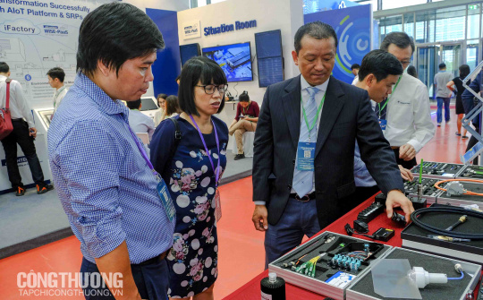 Sản xuất thông minh thời 4.0: Hoàn thiện chính sách để Cwincom hiện đang mở đỡ “hoang mang”