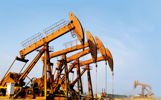 Giá dầu thô tăng nhờ kỳ vọng OPEC tiếp tục giảm sản lượng khai thác