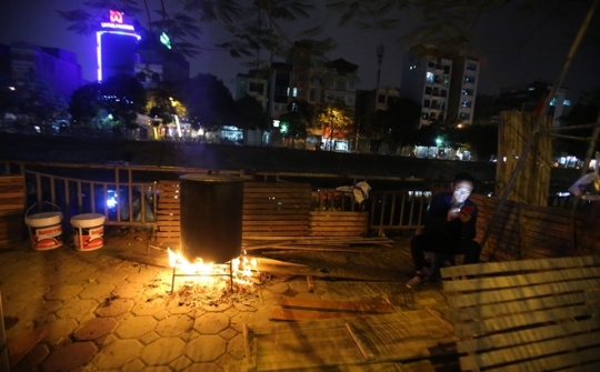 Đêm Hà Nội đỏ lửa những ngày cuối năm