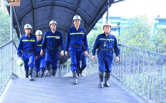 Vào lò cùng thợ mỏ Uông Bí
