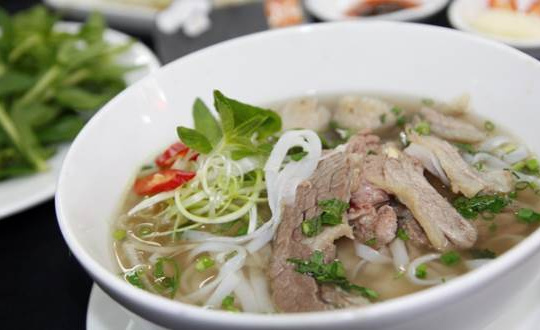 Thêm một lần vinh quang gọi tên Phở Việt, lọt hẳn top món ăn đựng trong bát ngon nhất thế giới