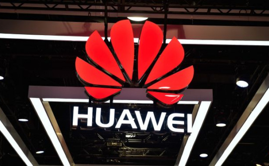 Facebook ngừng hợp tác với Huawei