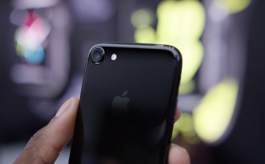 Mức phát bức xạ trên iPhone 7 quá cao, người dùng đừng chủ quan