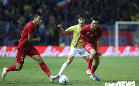 Thủ tướng gọi điện động viên, chúc tuyển Việt Nam đánh bại Thái Lan
