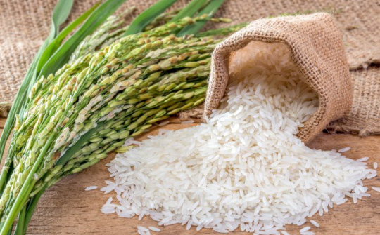 Nhu cầu yếu, gạo Việt vẫn quanh vùng giá thấp
