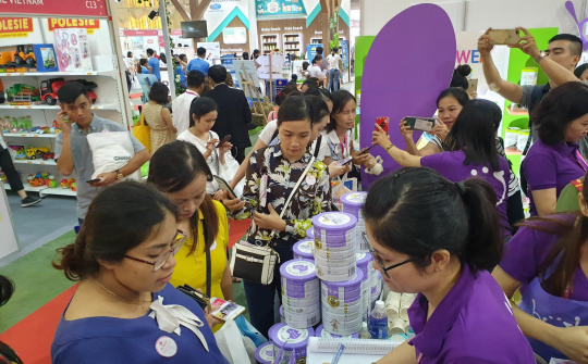 Triển lãm sản phẩm cho mẹ và bé thu hút lớn người M.Cwin800.com thể thao, casino live, bắn cá và slot nổ hũ thủ đô