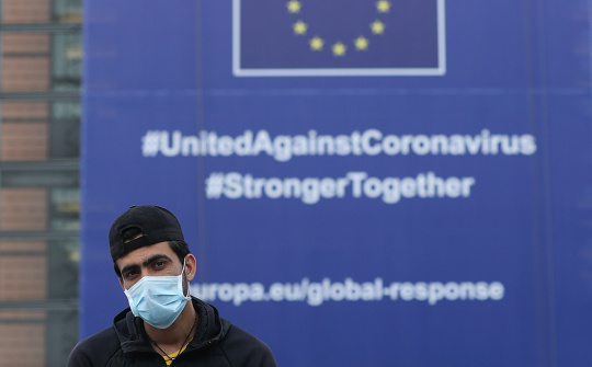 Eurozone bên bờ vực suy thoái kép