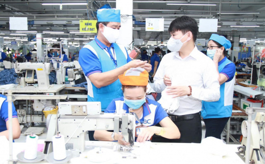 Sản phẩm thời trang đón đầu những triển vọng mới