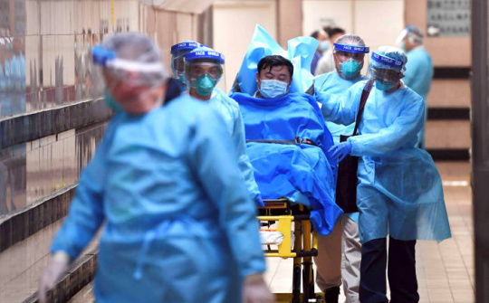 Điều gì khiến một người trở thành "người siêu lây nhiễm" virus Covid-19?