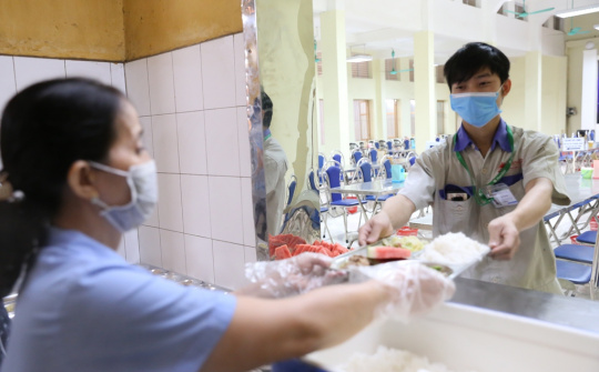 Rạng Đông tổ chức lại bếp ăn, đảm bảo Trang Chủ Cwin Com | Link Bảo Mật Cao 100% người Nền tảng hàng đầu cung cấp Cwin com trong mùa dịch Covid-19