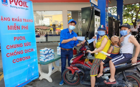 PVOIL phát miễn phí 50.000 khẩu trang y tế cho các khách hàng