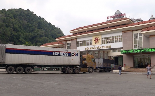 Xuất hàng qua cửa khẩu Tân Thanh: Cwin63 sân chơi đỉnh cao khuyến cáo Cwincom hiện đang mở chủ động điều tiết đưa hàng