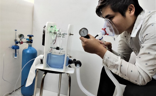 Trường Đại học Điện lực đã nghiên cứu và chế tạo thành công máy trợ thở