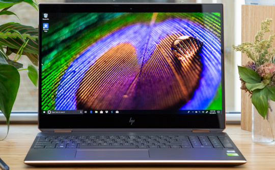 5 laptop hiệu năng ổn, giá ngon, "quẳng gánh lo" khi làm việc tại nhà mùa Covid-19