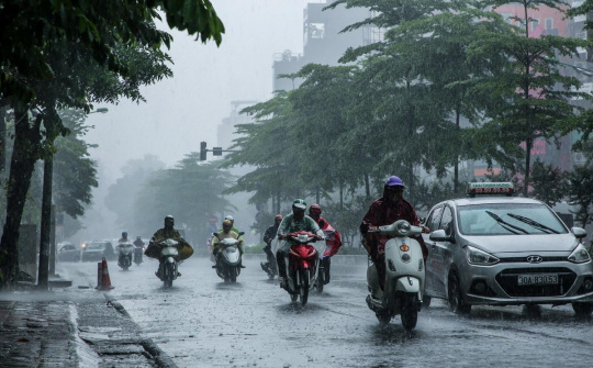 Thời tiết 24-4: Mưa dông trên diện rộng