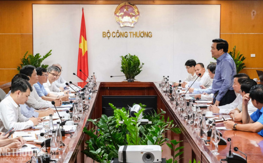 Đẩy nhanh tiến độ dự án hai nhà máy điện Long An I và II