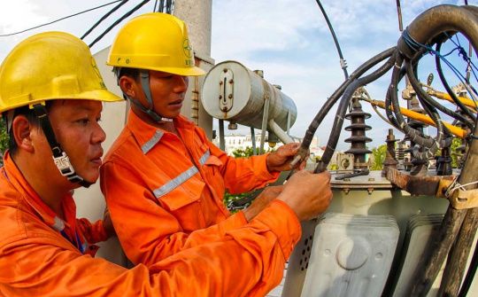 Đề xuất quy định ngừng, giảm mức cung cấp điện phải thông báo trước 5 ngày