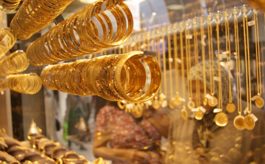 Giá vàng ngày 4/6 lao dốc, rơi khỏi ngưỡng 1.700 USD/ounce