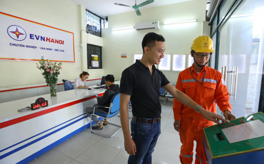 Thanh toán hoá đơn, sử dụng dịch vụ điện: Khi công nghệ thay sức con người