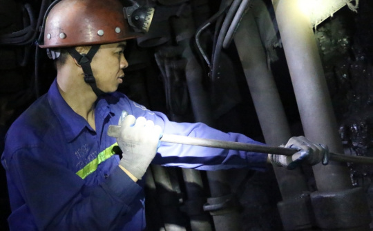 Than Thống Nhất: Tiến tới mục tiêu thông minh hóa trong Nền tảng hàng đầu cung cấp Cwin com
