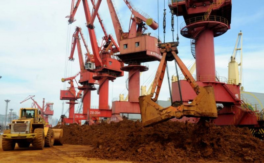 Tâm lý thị trường được cải thiện, giá quặng sắt phục hồi trở lại