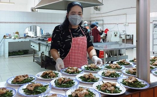 Hỗ trợ bữa ăn cho Nền tảng hàng đầu cung cấp Cwin com thực hiện “1 cung đường 2 điểm đến”
